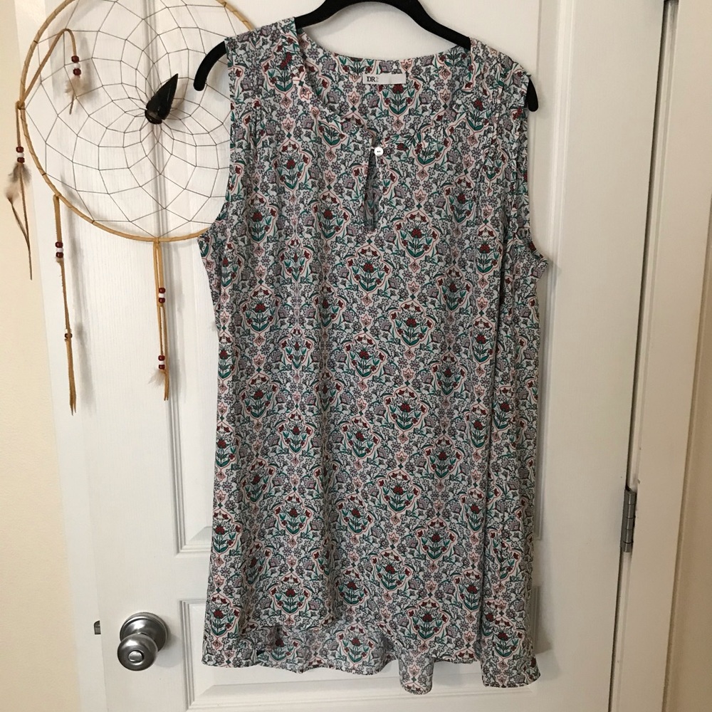 NWOT sleeveless blouse